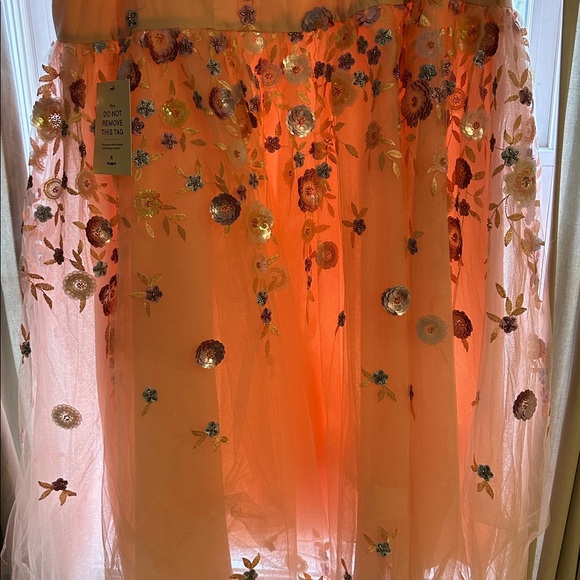 JessaKae “Evangeline” Peach Floral Embroidered Dress NWT - Picture 6 of 12